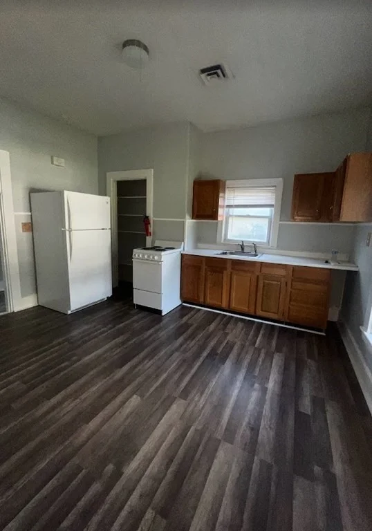 1 bed, 1 bath apartment for rent at 96 Plymouth St Unit 2, Holbrook — photo 4 of 7