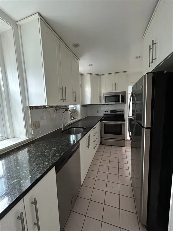 2 bed, 1 bath apartment for rent at 96 Saint Paul St Unit 3, Coolidge Corner — photo 7 of 10