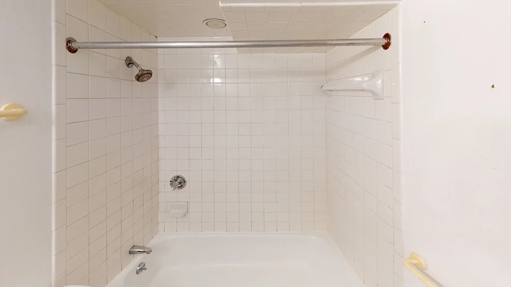 1 bed, 1 bath apartment for rent at 96 Sheridan St Unit 1, Jamaica Plain — photo 4 of 4