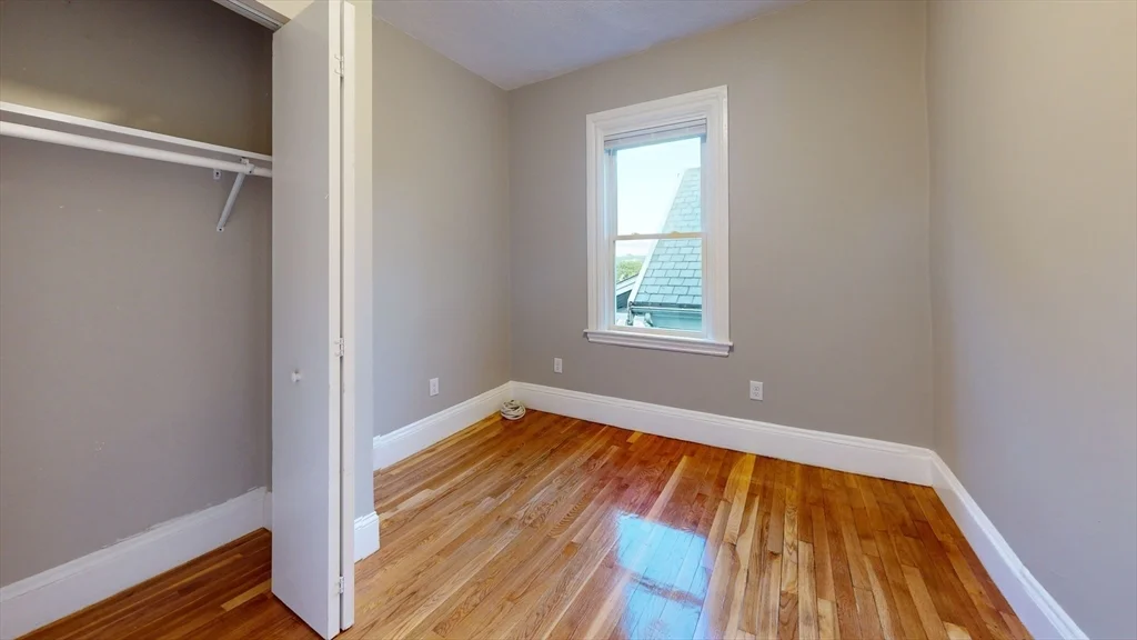 4 bed, 1 bath apartment for rent at 96 Sheridan St Unit 3, Jamaica Plain — photo 5 of 7