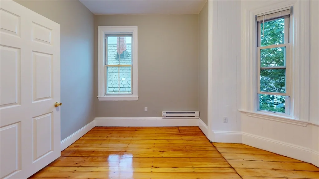4 bed, 1 bath apartment for rent at 96 Sheridan St Unit 3, Jamaica Plain — photo 3 of 7