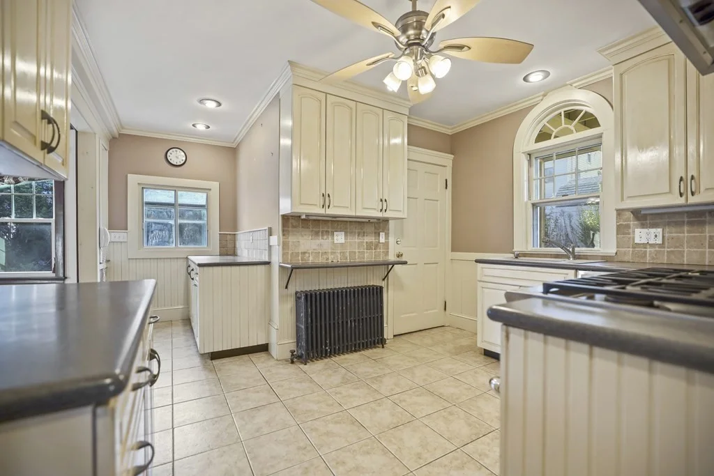 3 bed, 1 bath apartment for rent at 96 Theodore Parker Rd Unit 1, West Roxbury — photo 6 of 11