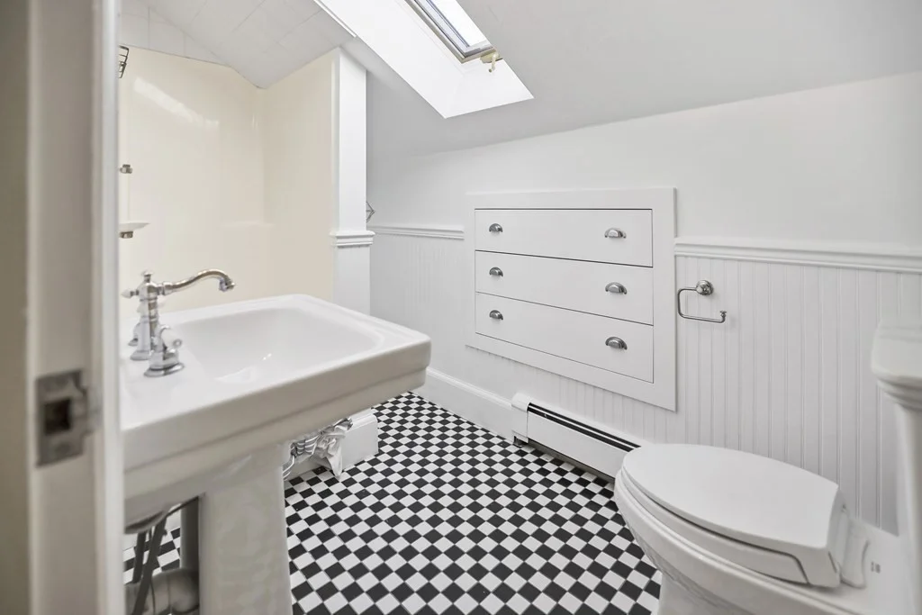 4 bed, 2 bath apartment for rent at 96 Theodore Parker Rd Unit 2, West Roxbury — photo 15 of 21