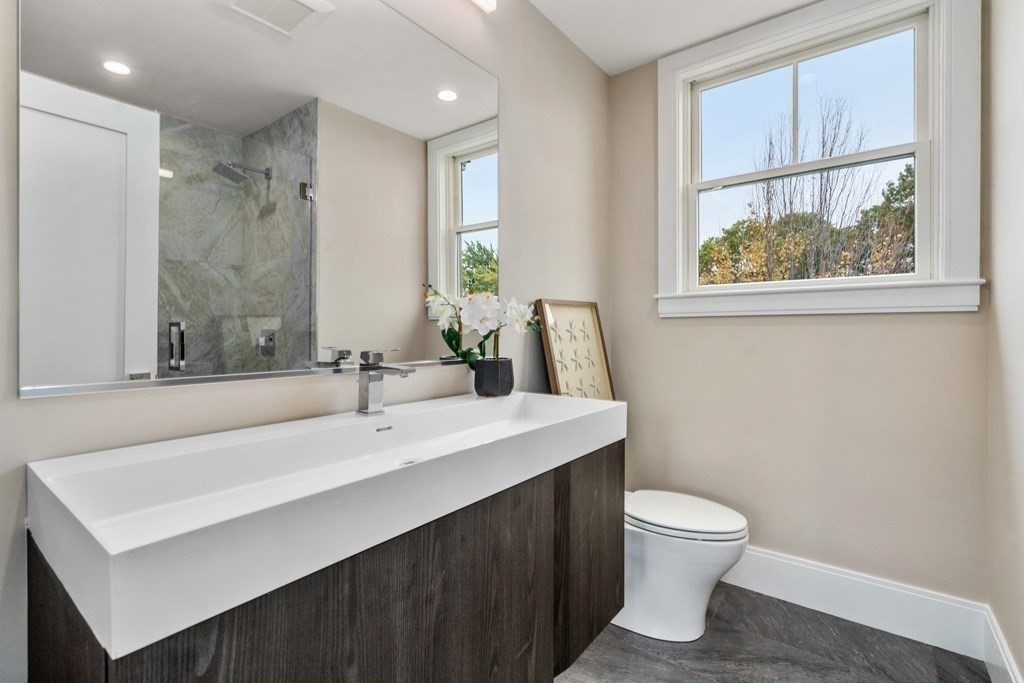 4 bed, 4+ bath apartment for rent at 96 Verndale St Unit 2, North Brookline — photo 21 of 31