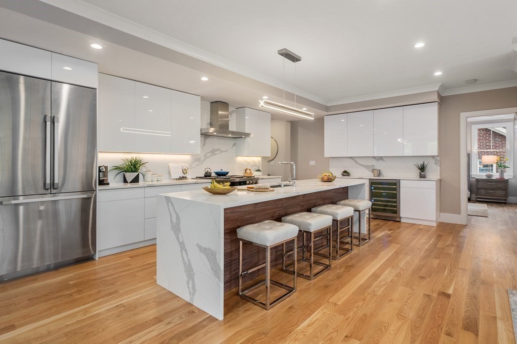 4 bed, 4+ bath apartment for rent at 96 Verndale St Unit 2, North Brookline — photo 6 of 31