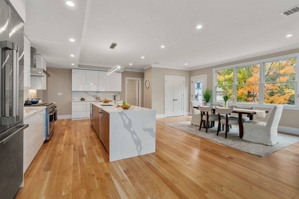 4 bed, 4+ bath apartment for rent at 96 Verndale St Unit 2, North Brookline — photo 7 of 31