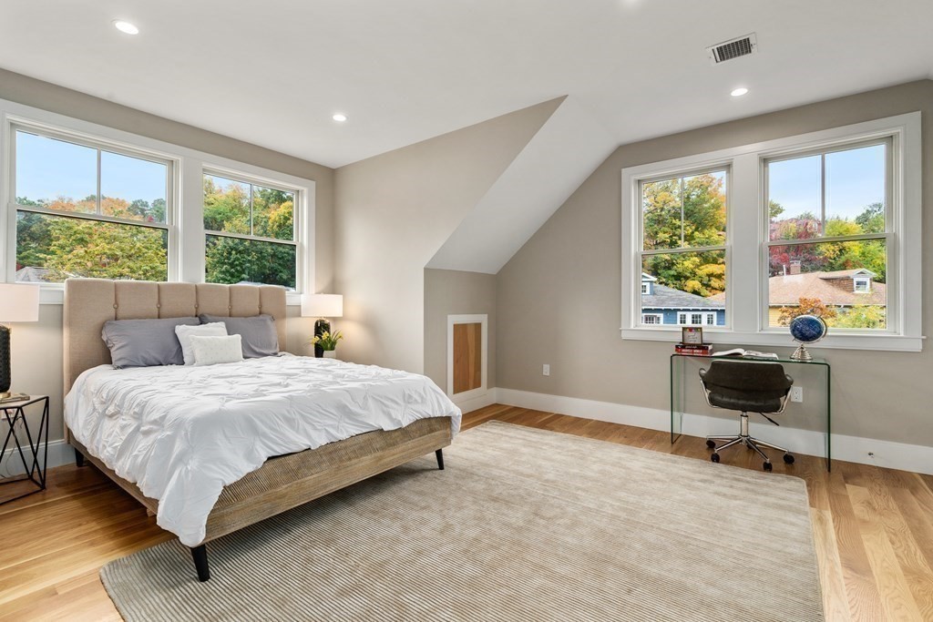4 bed, 4+ bath apartment for rent at 96 Verndale St Unit 2, North Brookline — photo 20 of 31