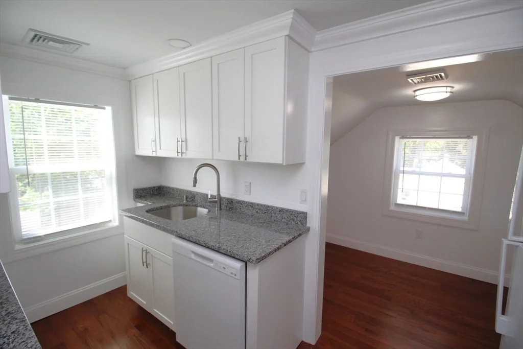 1 bed, 1 bath apartment for rent at 96 Walnut Ln Unit A, Attleboro — photo 3 of 19