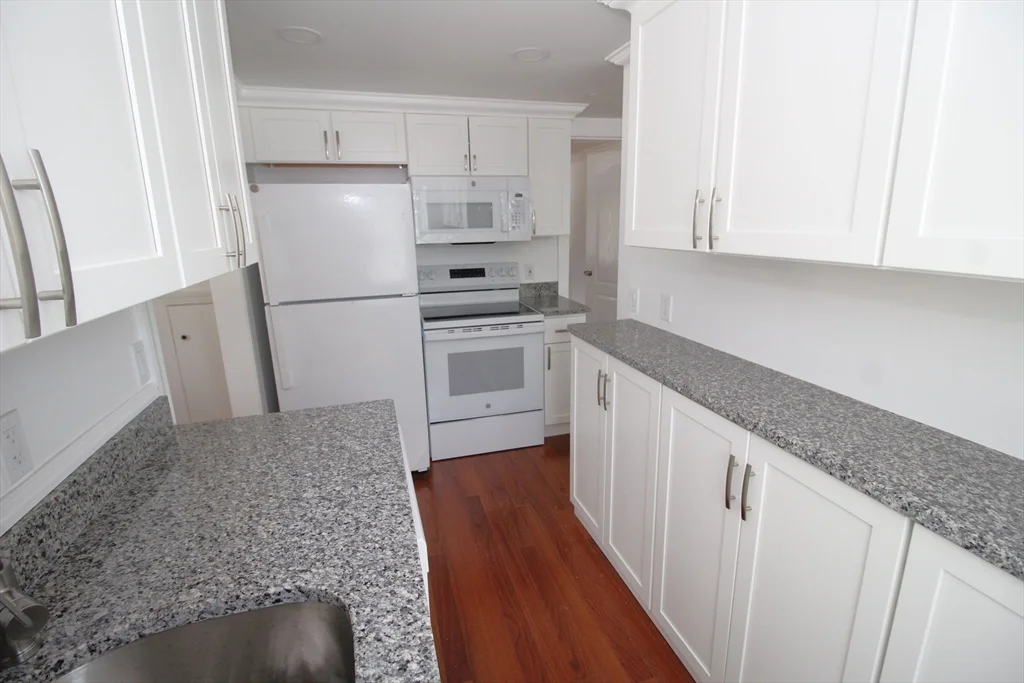 1 bed, 1 bath apartment for rent at 96 Walnut Ln Unit A, Attleboro — photo 5 of 19