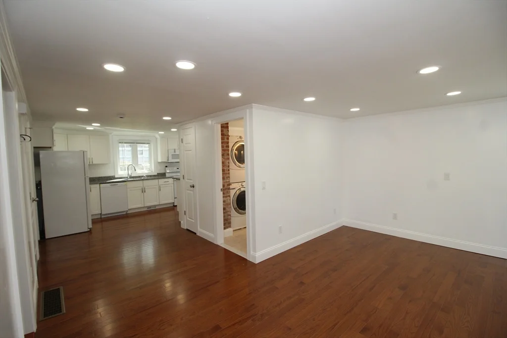 2 bed, 1 bath apartment for rent at 96 Walnut Ln Unit B, Attleboro — photo 2 of 20