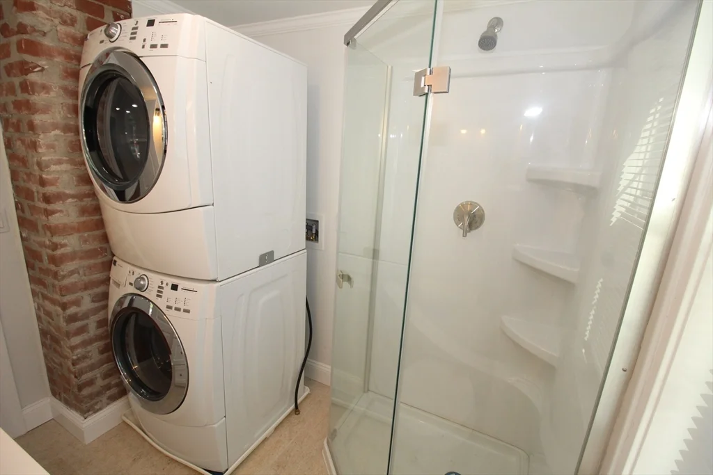 2 bed, 1 bath apartment for rent at 96 Walnut Ln Unit B, Attleboro — photo 8 of 20