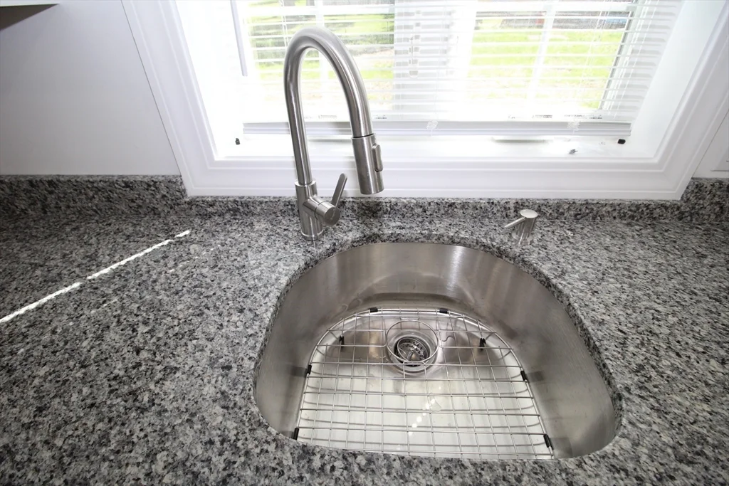 2 bed, 1 bath apartment for rent at 96 Walnut Ln Unit B, Attleboro — photo 11 of 20