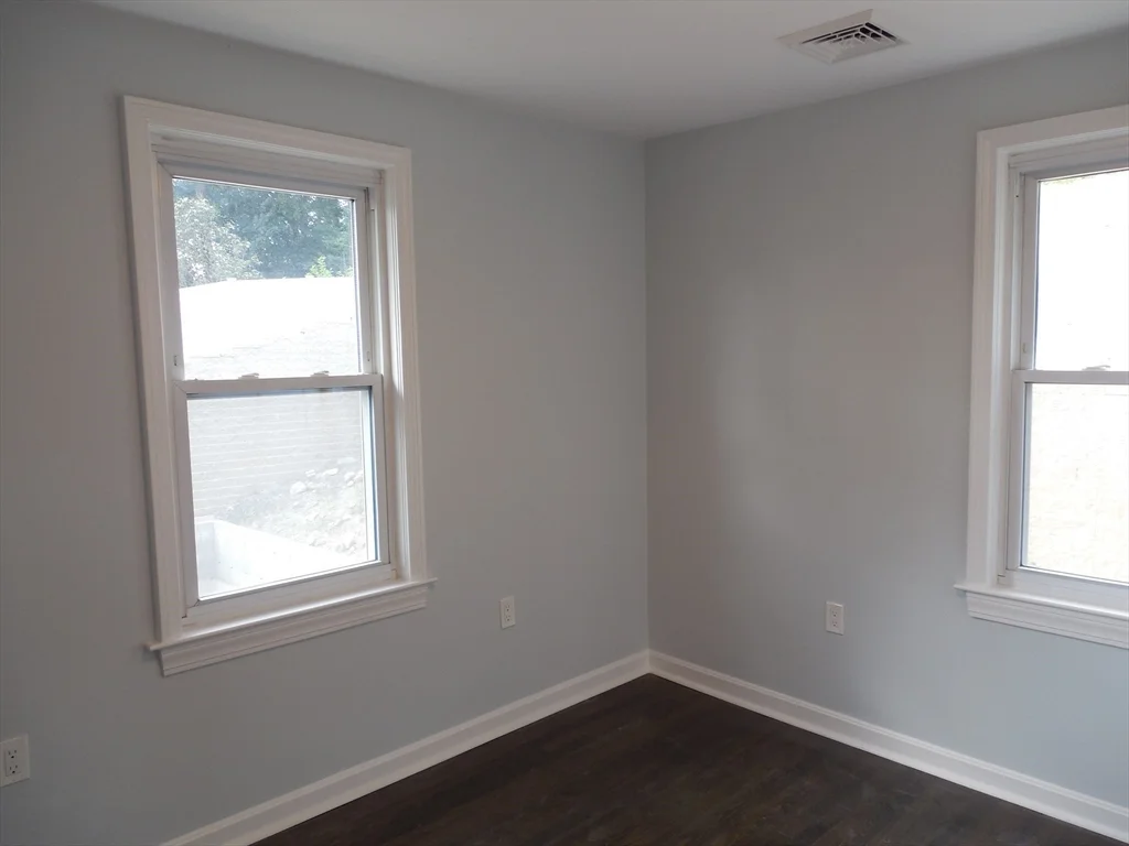 3 bed, 2 bath apartment for rent at 96 Walnut St Unit 2, Mount Auburn — photo 14 of 19