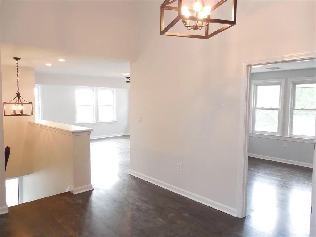 3 bed, 2 bath apartment for rent at 96 Walnut St Unit 2, Mount Auburn — photo 6 of 19