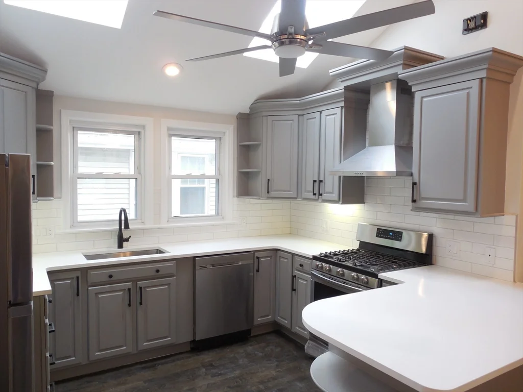 3 bed, 2 bath apartment for rent at 96 Walnut St Unit 2, Mount Auburn — photo 9 of 19