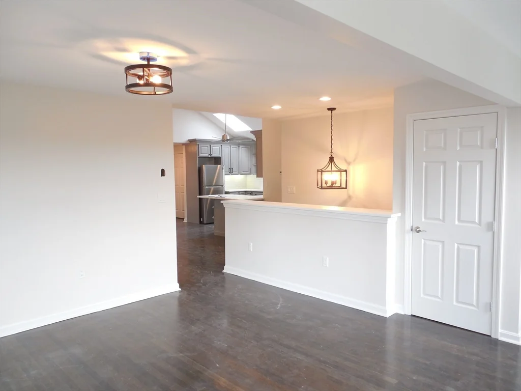 3 bed, 2 bath apartment for rent at 96 Walnut St Unit 2, Mount Auburn — photo 5 of 19