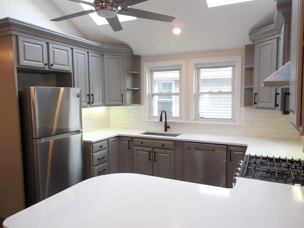 3 bed, 2 bath apartment for rent at 96 Walnut St Unit 2, Mount Auburn — photo 8 of 19