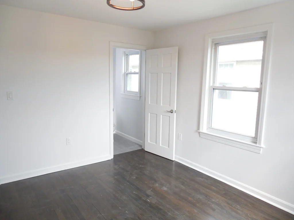 3 bed, 2 bath apartment for rent at 96 Walnut St Unit 2, Mount Auburn — photo 10 of 19