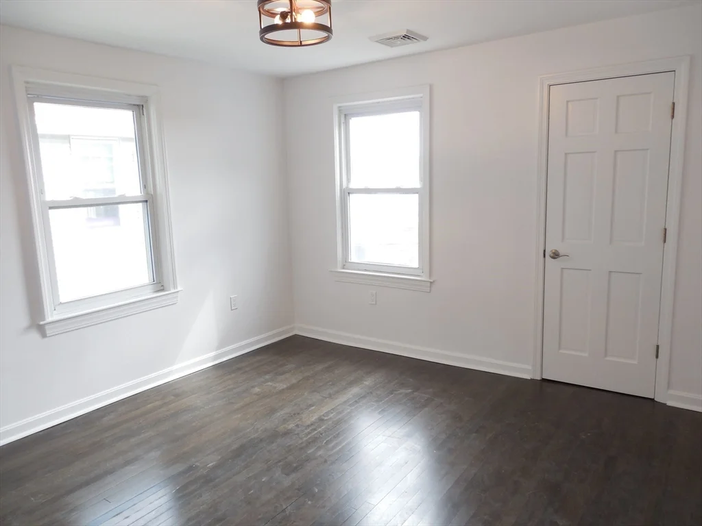 3 bed, 2 bath apartment for rent at 96 Walnut St Unit 2, Mount Auburn — photo 11 of 19