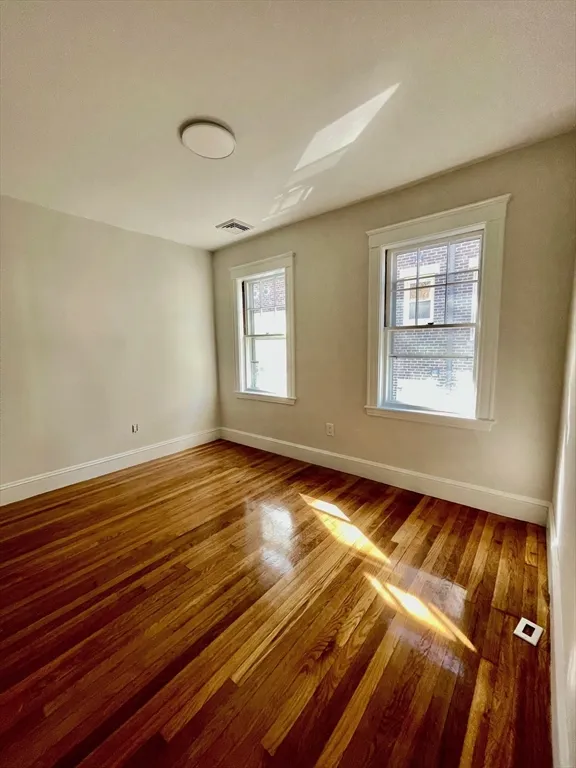 4 bed, 2 bath apartment for rent at 96 Walnut Unit 2, High Street Hill — photo 10 of 13