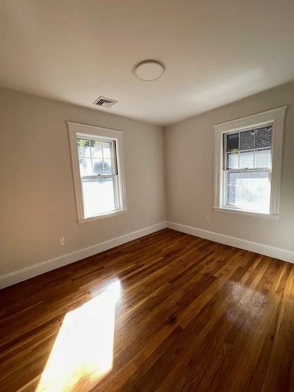 4 bed, 2 bath apartment for rent at 96 Walnut Unit 2, High Street Hill — photo 8 of 13