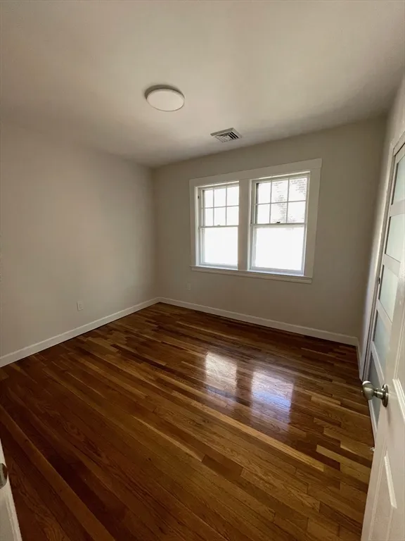 4 bed, 2 bath apartment for rent at 96 Walnut Unit 2, High Street Hill — photo 7 of 13