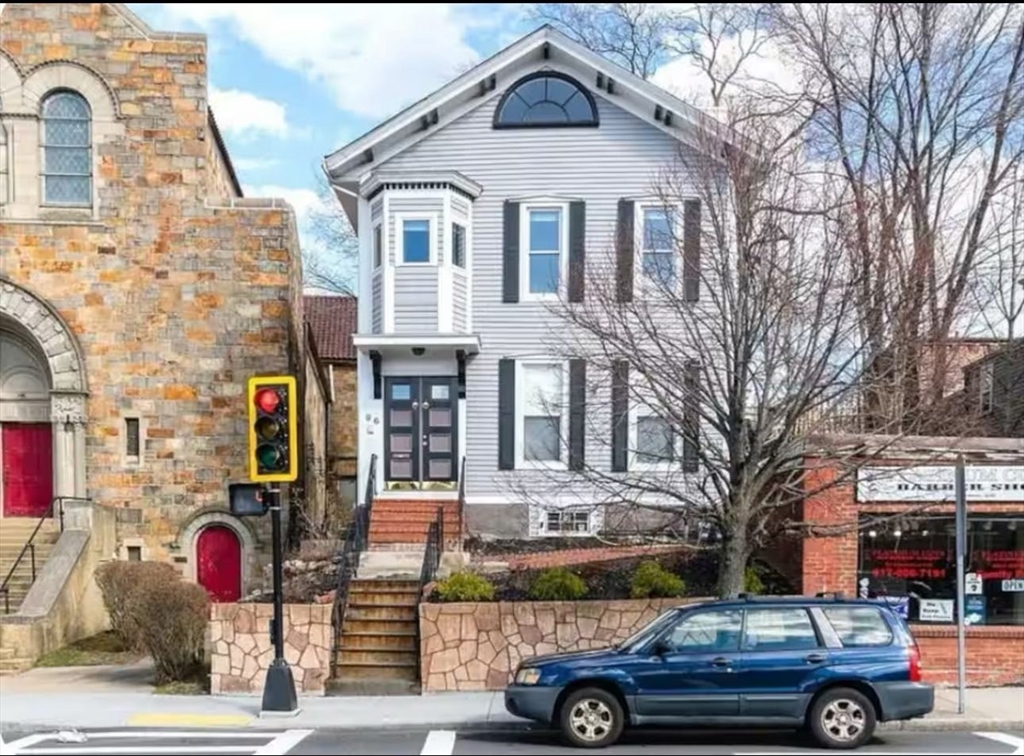 2 bed, 1 bath apartment for rent at 96 Warren St Unit 1, Roxbury — photo 1 of 7
