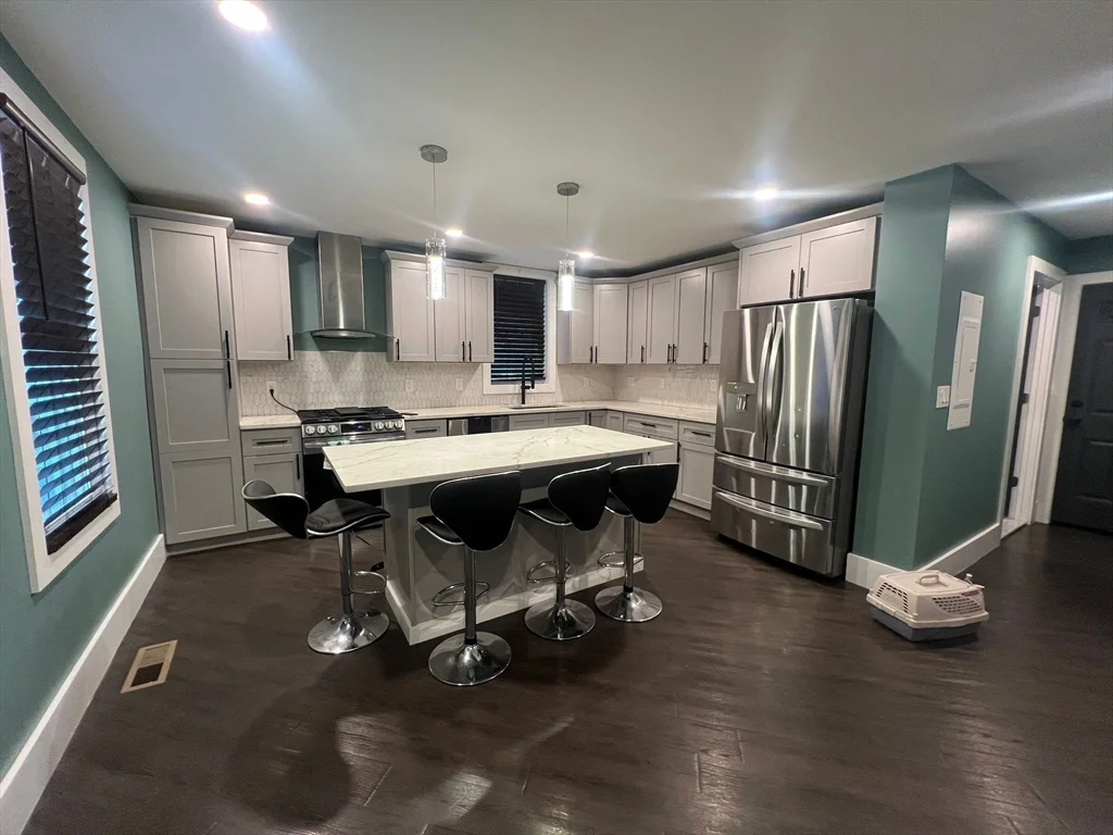 2 bed, 1 bath apartment for rent at 96 Washington St Unit 1, Lynn — photo 1 of 10