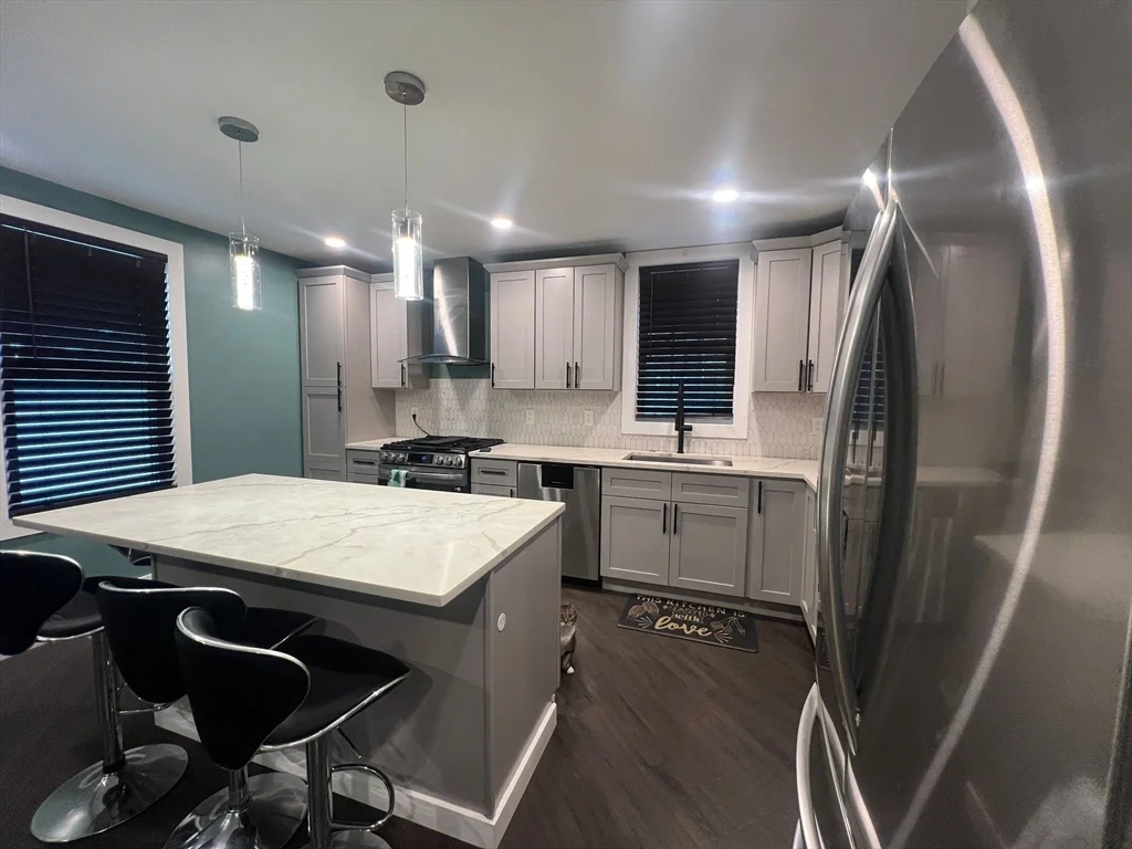 2 bed, 1 bath apartment for rent at 96 Washington St Unit 1, Lynn — photo 4 of 10