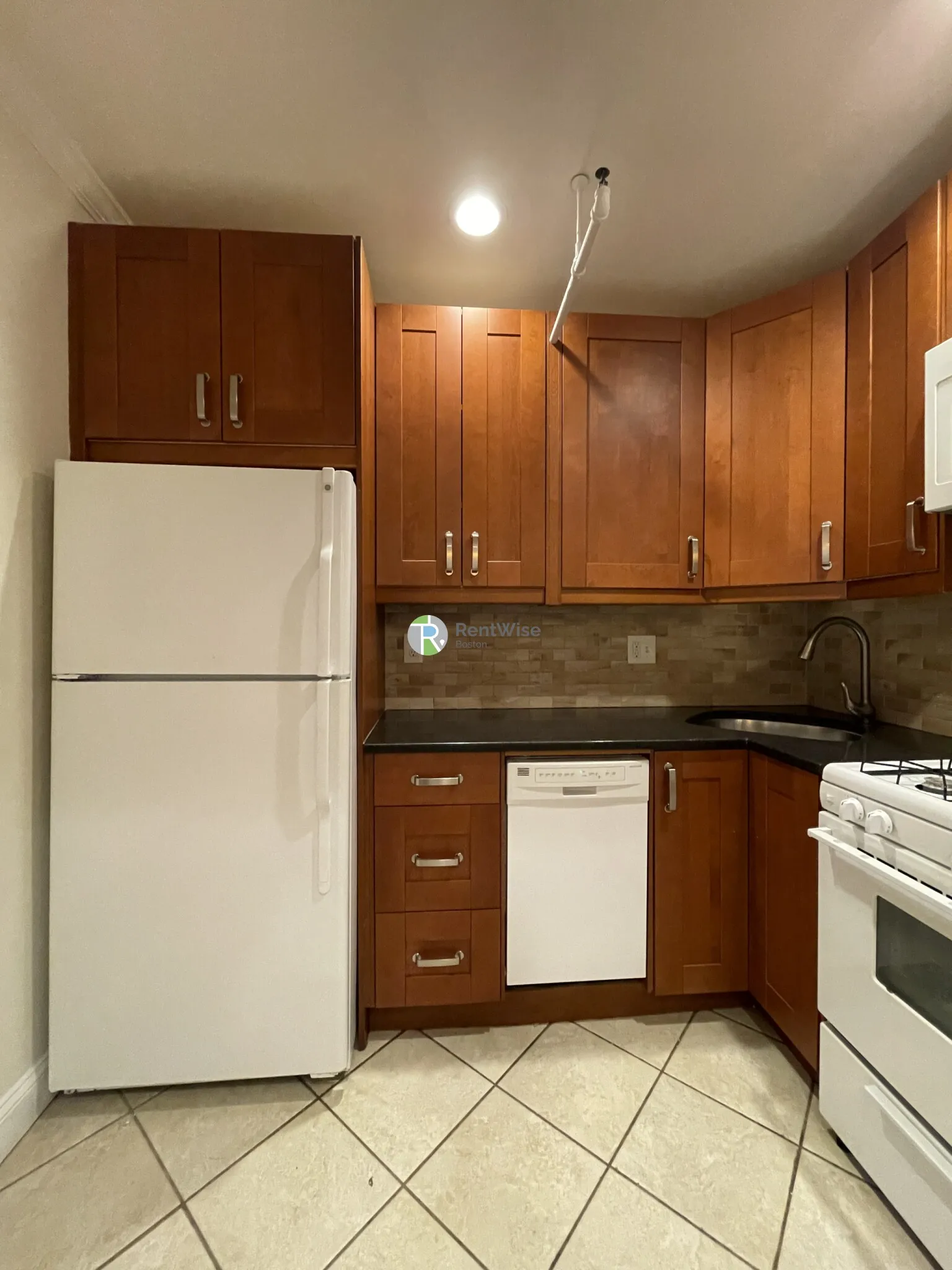 Studio bed, 1 bath apartment for rent at 96 Washington St Unit 12A, Brighton — photo 9 of 14
