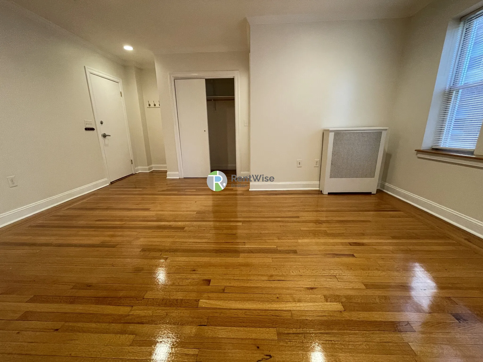 Studio bed, 1 bath apartment for rent at 96 Washington St Unit 12A, Brighton — photo 3 of 14