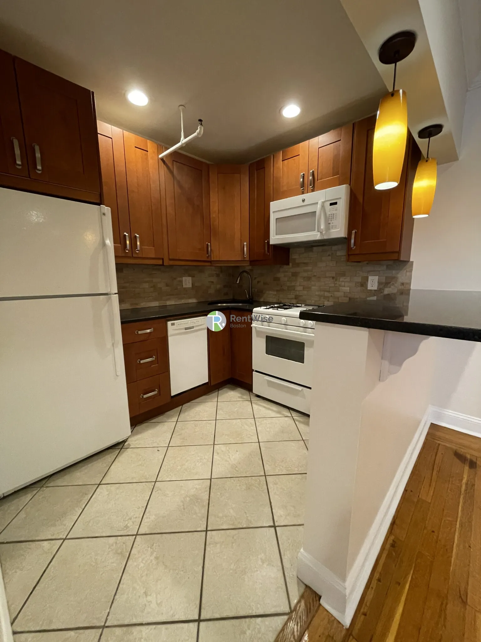 Studio bed, 1 bath apartment for rent at 96 Washington St Unit 12A, Brighton — photo 7 of 14