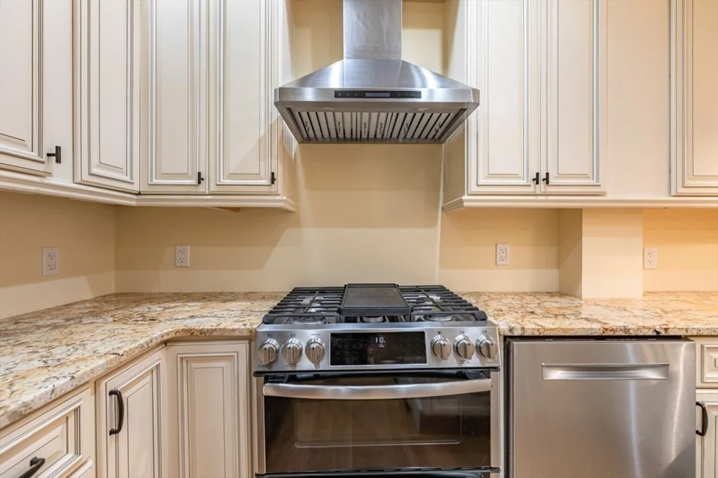 3 bed, 2 bath apartment for rent at 96 Webster St Unit 2, East Boston — photo 11 of 38