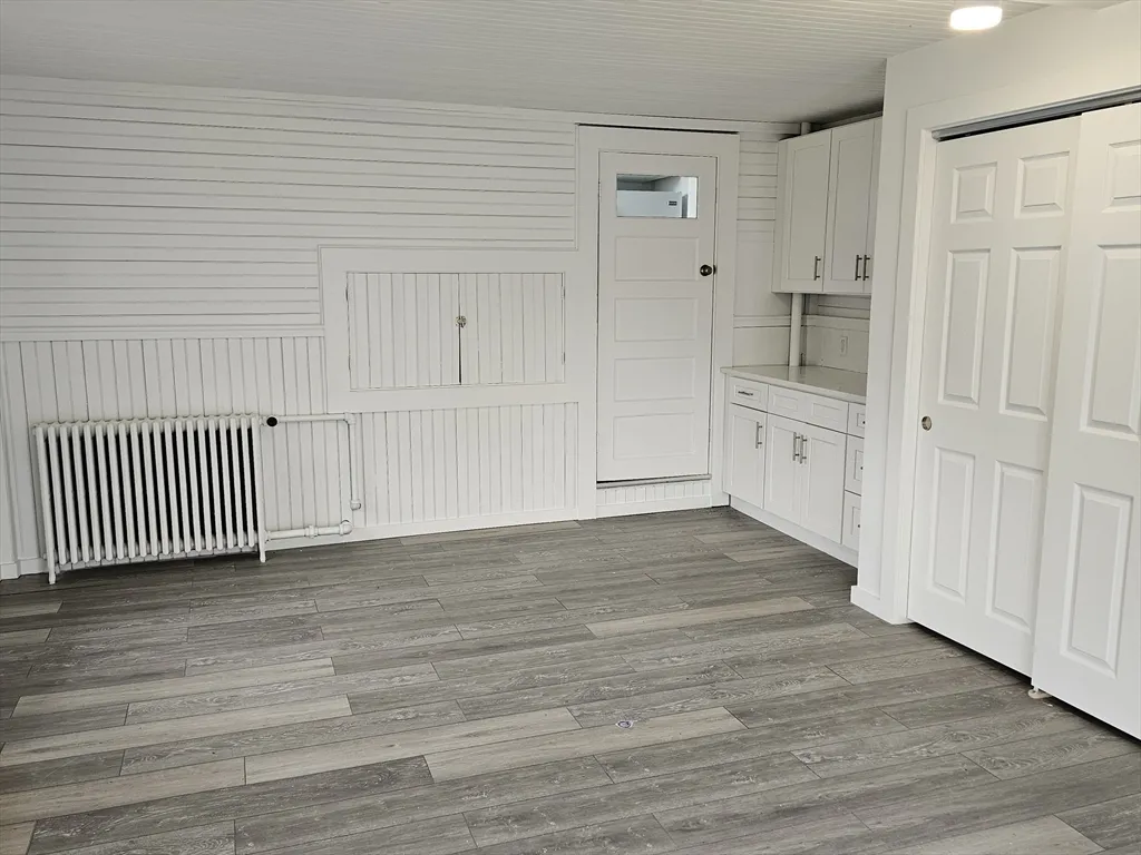 1 bed, 1 bath apartment for rent at 960 Boston Post Rd E, Marlborough — photo 3 of 12