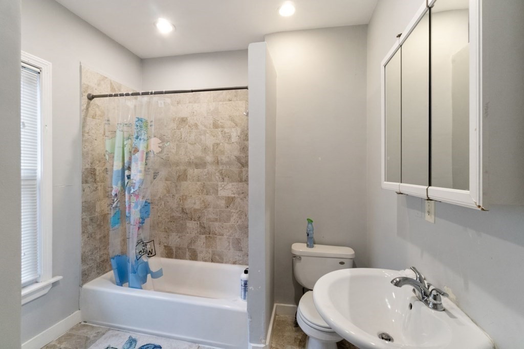 3 bed, 2 bath apartment for rent at 960 Cambridge St Unit 2, Inman Square — photo 3 of 14