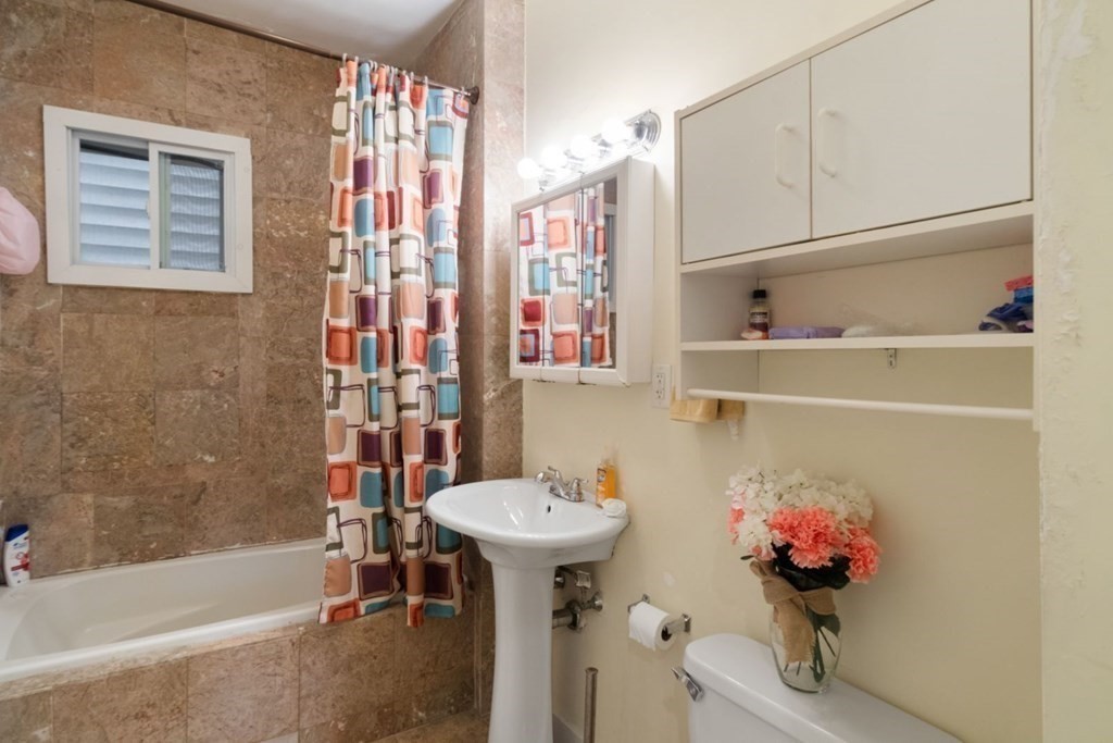 3 bed, 2 bath apartment for rent at 960 Cambridge St Unit 2, Inman Square — photo 11 of 14