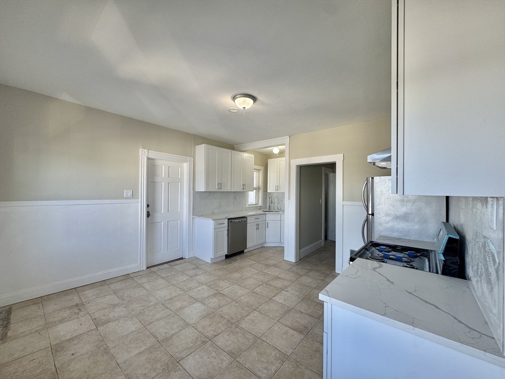3 bed, 1 bath apartment for rent at 961-963 Broadway Unit 3, Everett — photo 6 of 23
