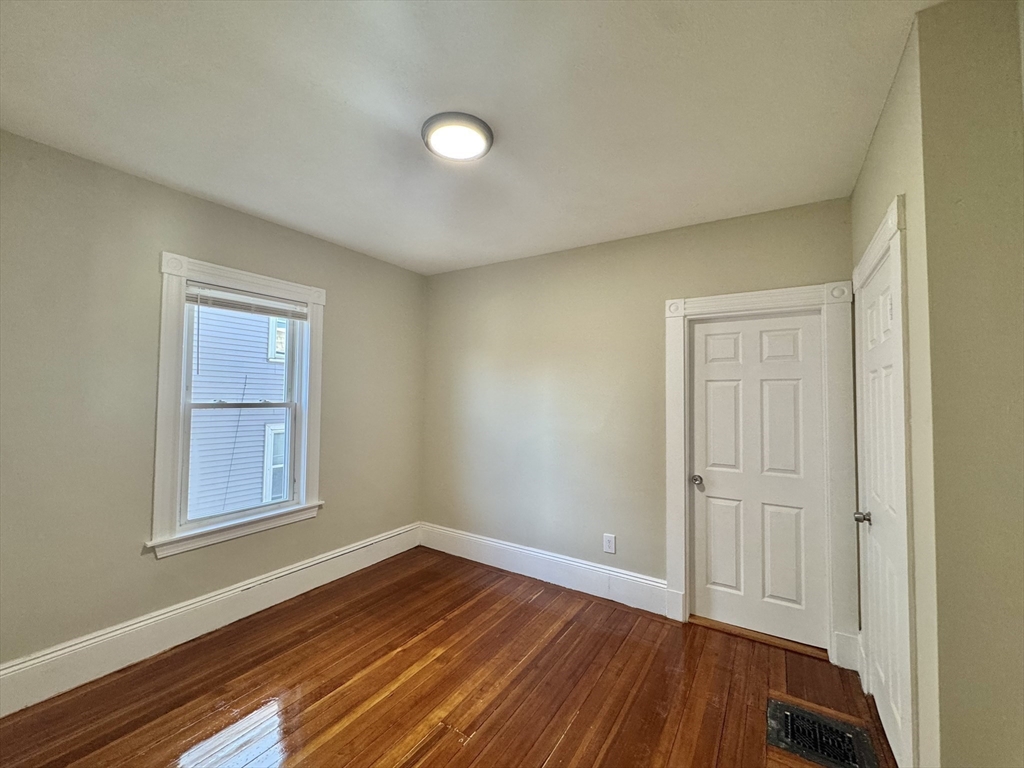 3 bed, 1 bath apartment for rent at 961-963 Broadway Unit 3, Everett — photo 16 of 23