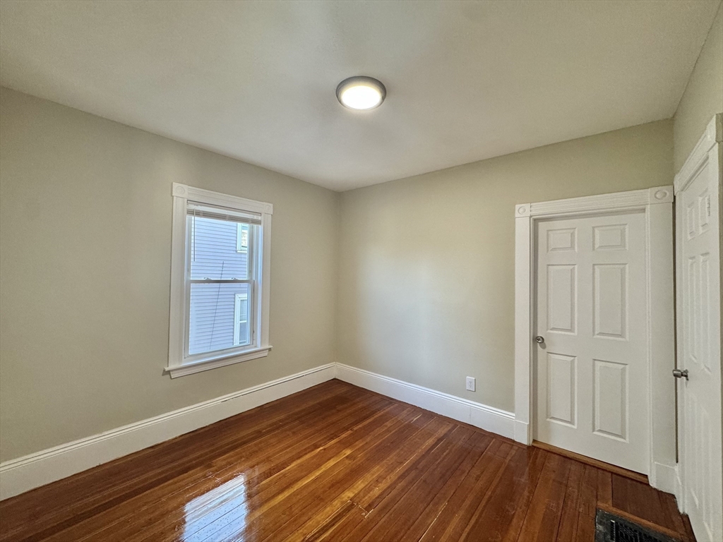 3 bed, 1 bath apartment for rent at 961-963 Broadway Unit 3, Everett — photo 14 of 23