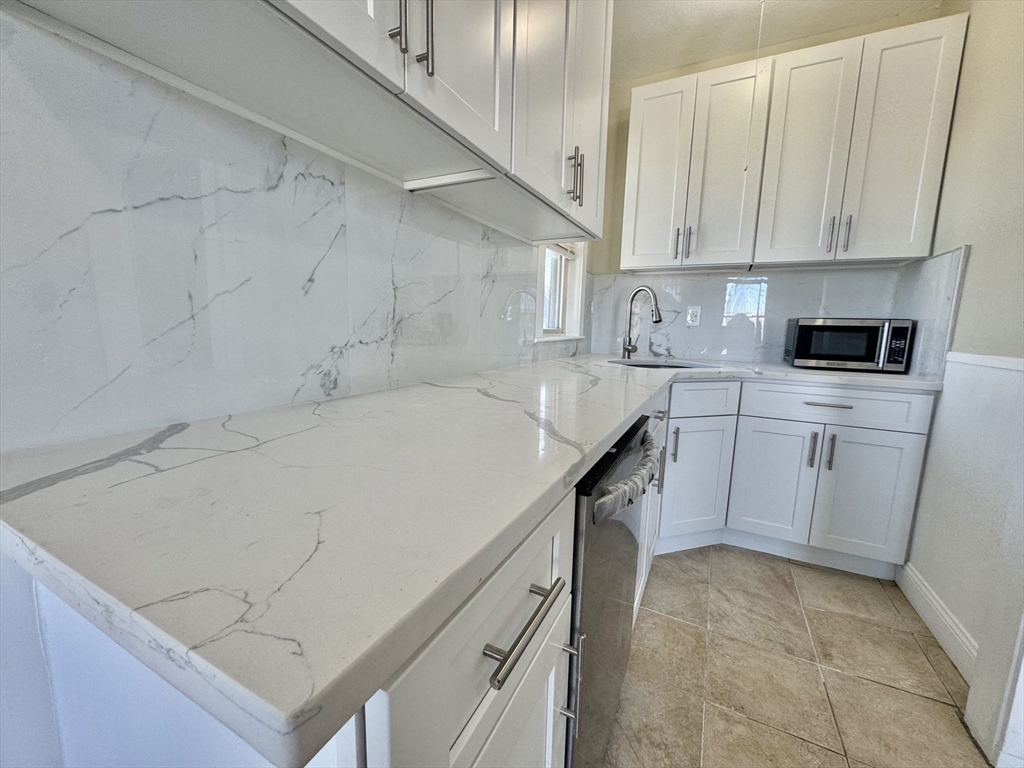 3 bed, 1 bath apartment for rent at 961-963 Broadway Unit 3, Everett — photo 8 of 23