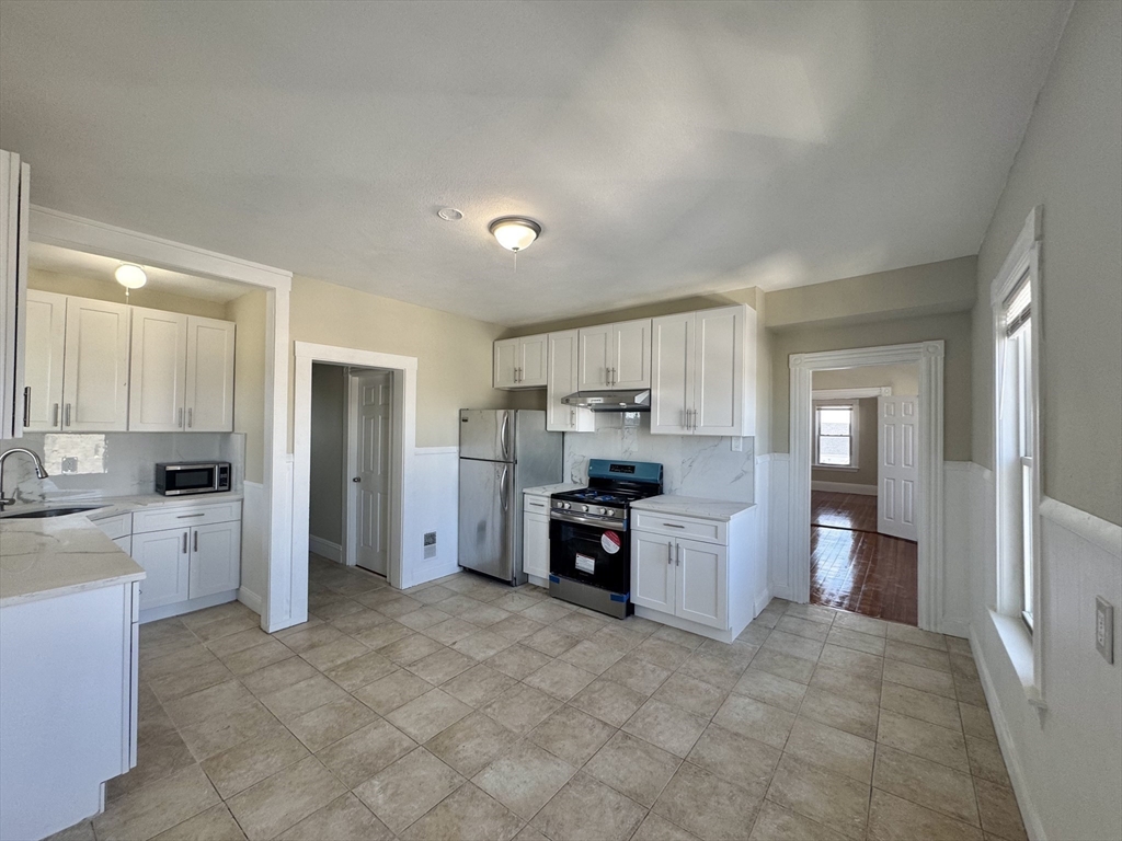 3 bed, 1 bath apartment for rent at 961-963 Broadway Unit 3, Everett — photo 7 of 23