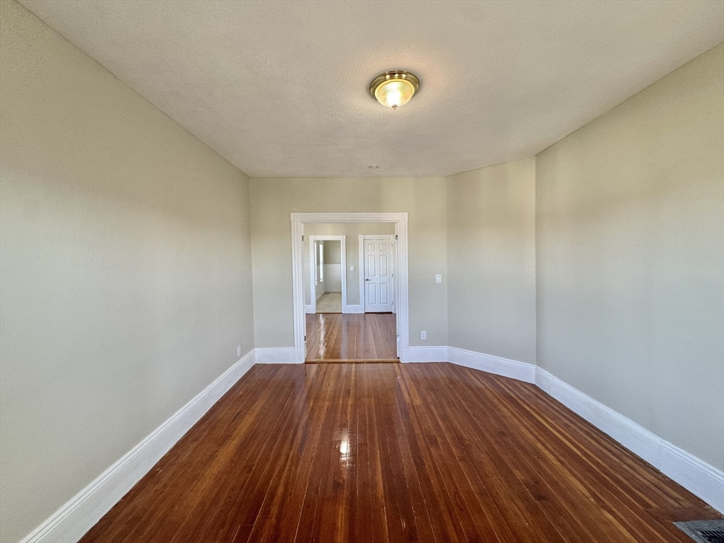 3 bed, 1 bath apartment for rent at 961-963 Broadway Unit 3, Everett — photo 5 of 23