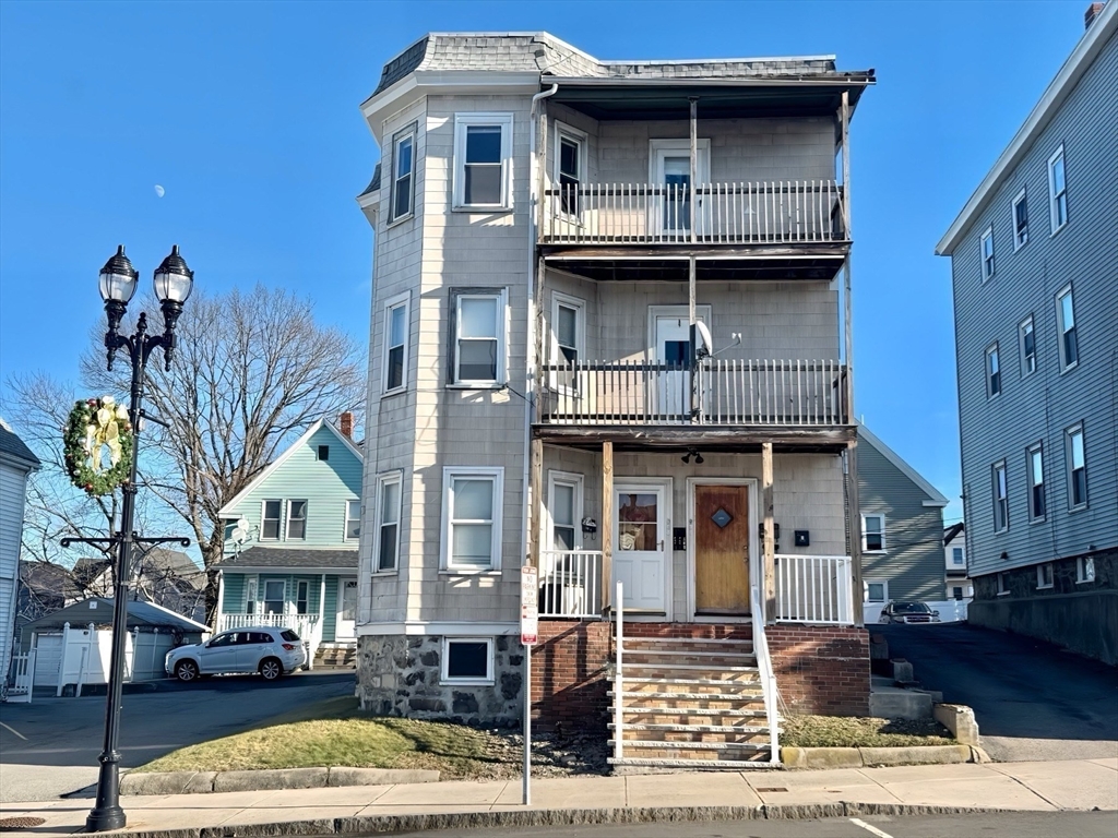 3 bed, 1 bath apartment for rent at 961-963 Broadway Unit 3, Everett — photo 1 of 23
