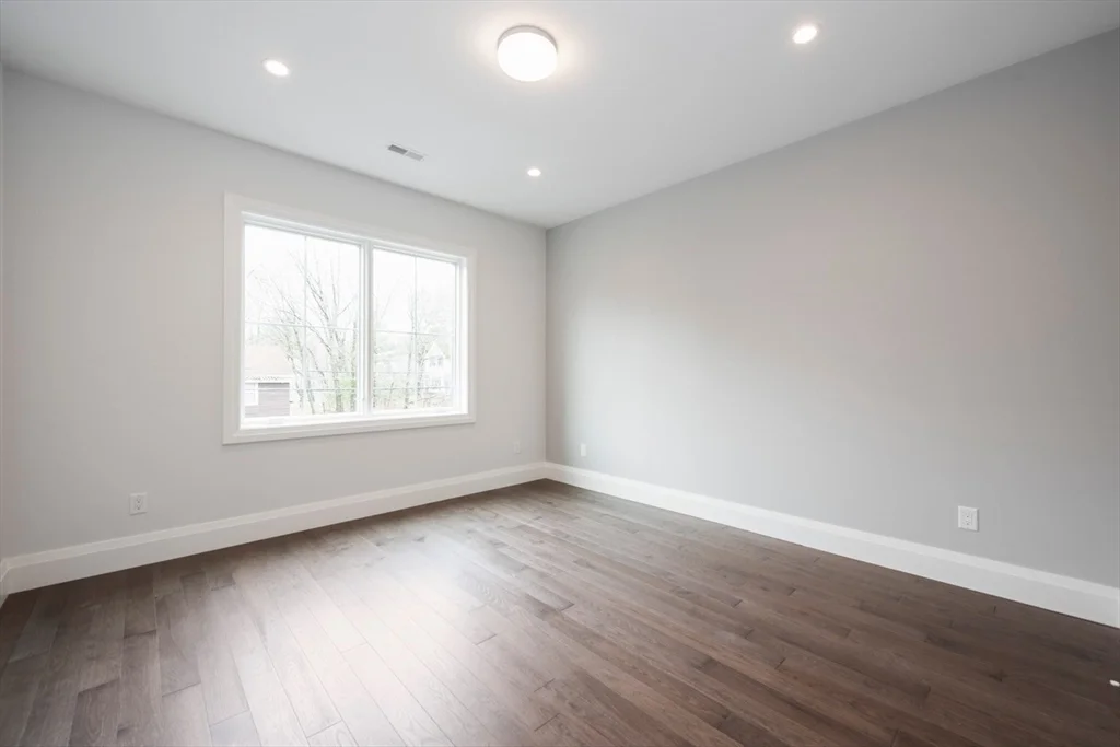 5 bed, 4+ bath apartment for rent at 962 Walnut St Unit 962, Newton — photo 11 of 11