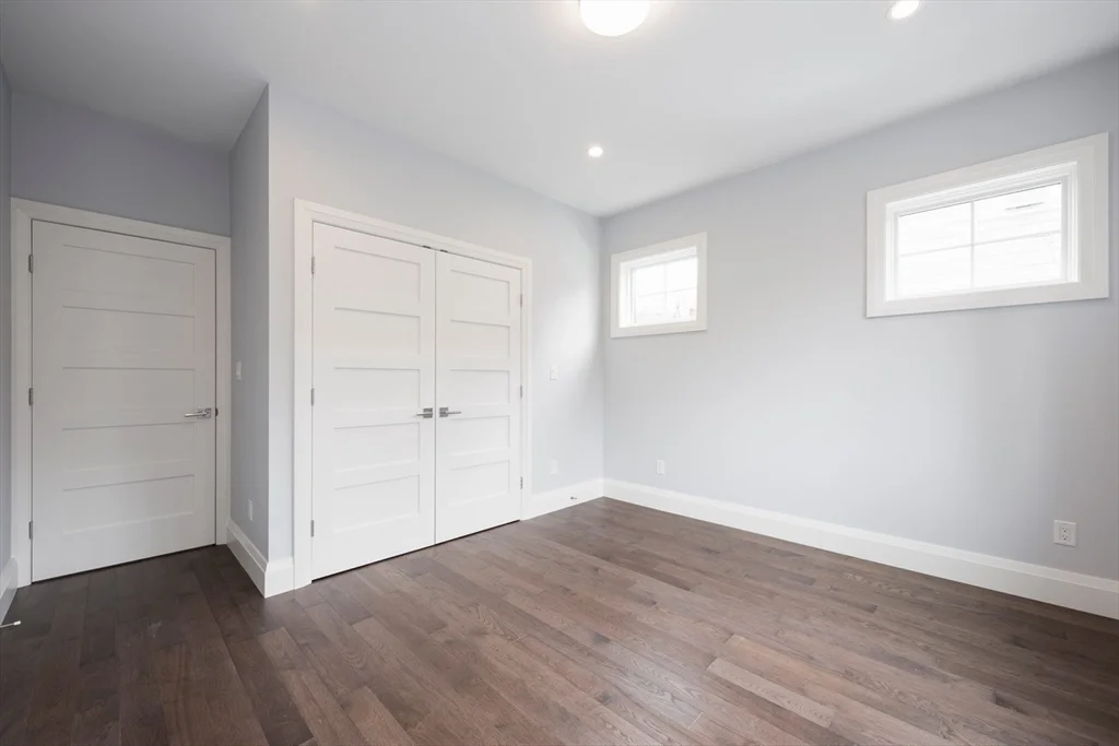 5 bed, 4+ bath apartment for rent at 962 Walnut St Unit 962, Newton — photo 10 of 11