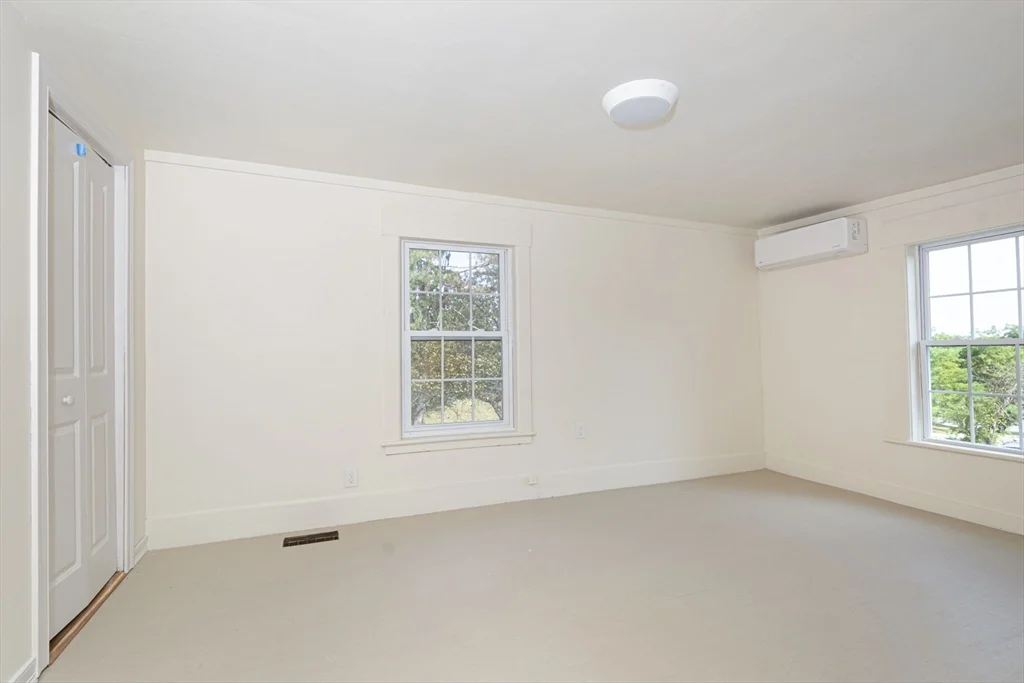 1 bed, 1 bath apartment for rent at 963 Main St Unit 4, Leicester — photo 3 of 5