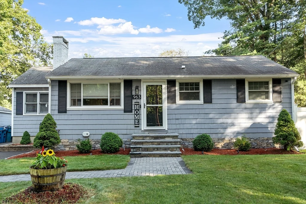 3 bed, 2 bath apartment for rent at 963 South St Unit 963, Tewksbury — photo 1 of 32