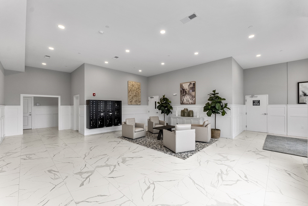1 bed, 1 bath apartment for rent at 965 Main St Unit 302, Hanson — photo 3 of 22