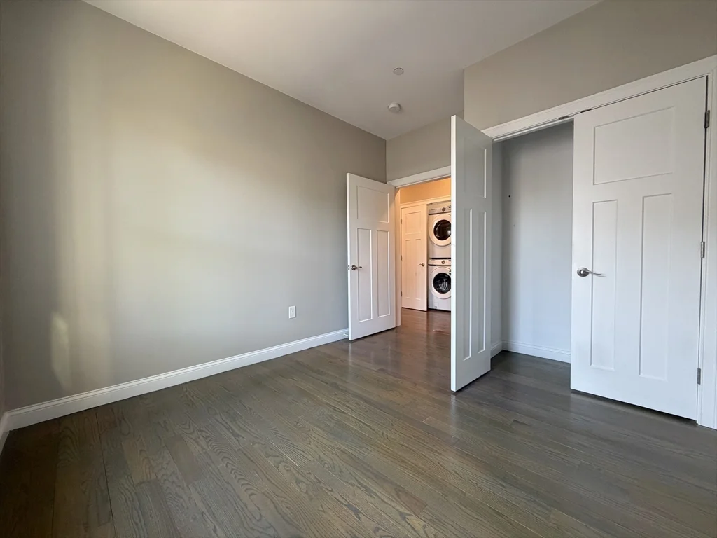 3 bed, 2 bath apartment for rent at 966 Hyde Park Ave Unit 202, Hyde Park — photo 8 of 17