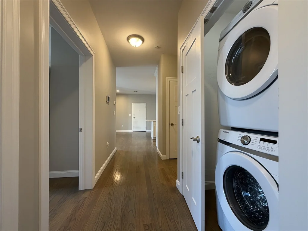 3 bed, 2 bath apartment for rent at 966 Hyde Park Ave Unit 202, Hyde Park — photo 5 of 17
